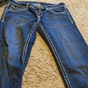 Vigoss crop jeans. Smoke free home . Gently used . Size 5/6